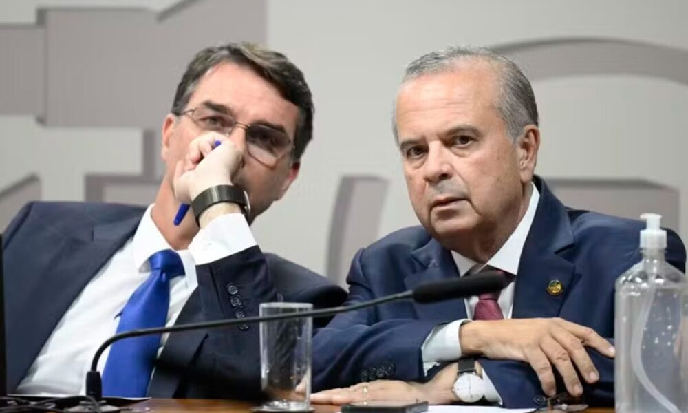 6x1: aliados de Flávio insistem em regimento do Senado para atrasar votação