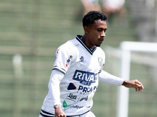 ABC contrata atacante com passagem pela base do Botafogo para 2027
