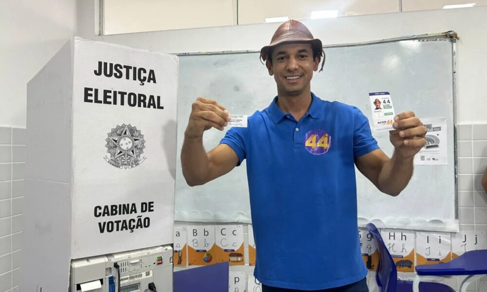 Allyson Bezerra (União Brasil) vota em Mossoró
