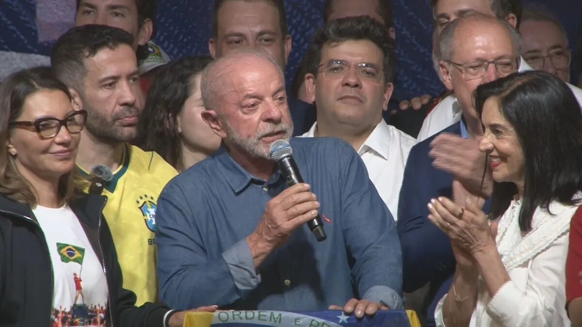 Após reeleição, Lula promete ampliar atuação federal na segurança pública