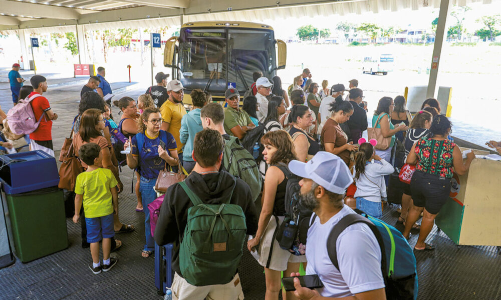 Com alta demanda, Governo do RN dialoga com empresas para ampliar oferta de transporte para o 2º turno