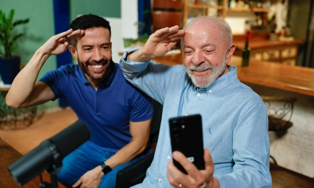 Em live com Janones, Lula pede mobilização "até o último voto"