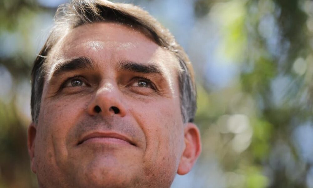 Flávio diz que vai mexer na Constituição para mudar reforma tributária