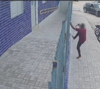 Homem armado com faca pula muro de escola em Mossoró
