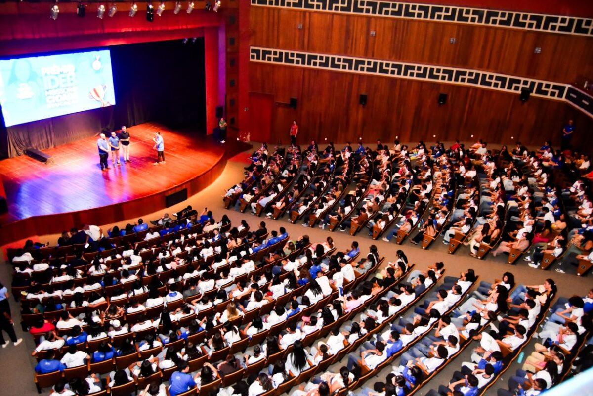 Mossoró premia escolas da rede municipal pelo desempenho no Ideb