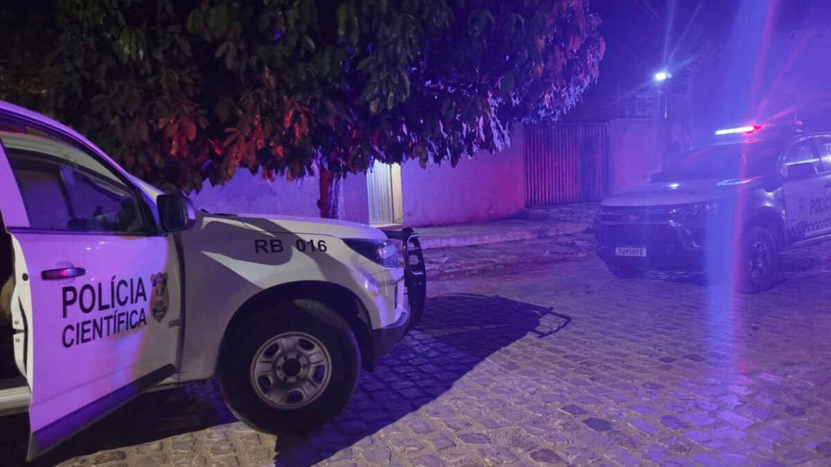 Mulher é morta a tiros dentro de residência em Mossoró