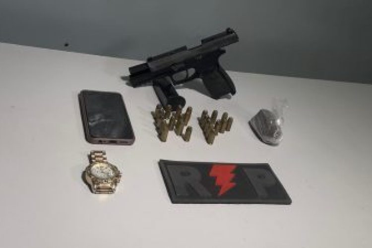 Ação da PM apreende pistola de uso restrito com numeração suprimida e prende quatro nas Malvinas